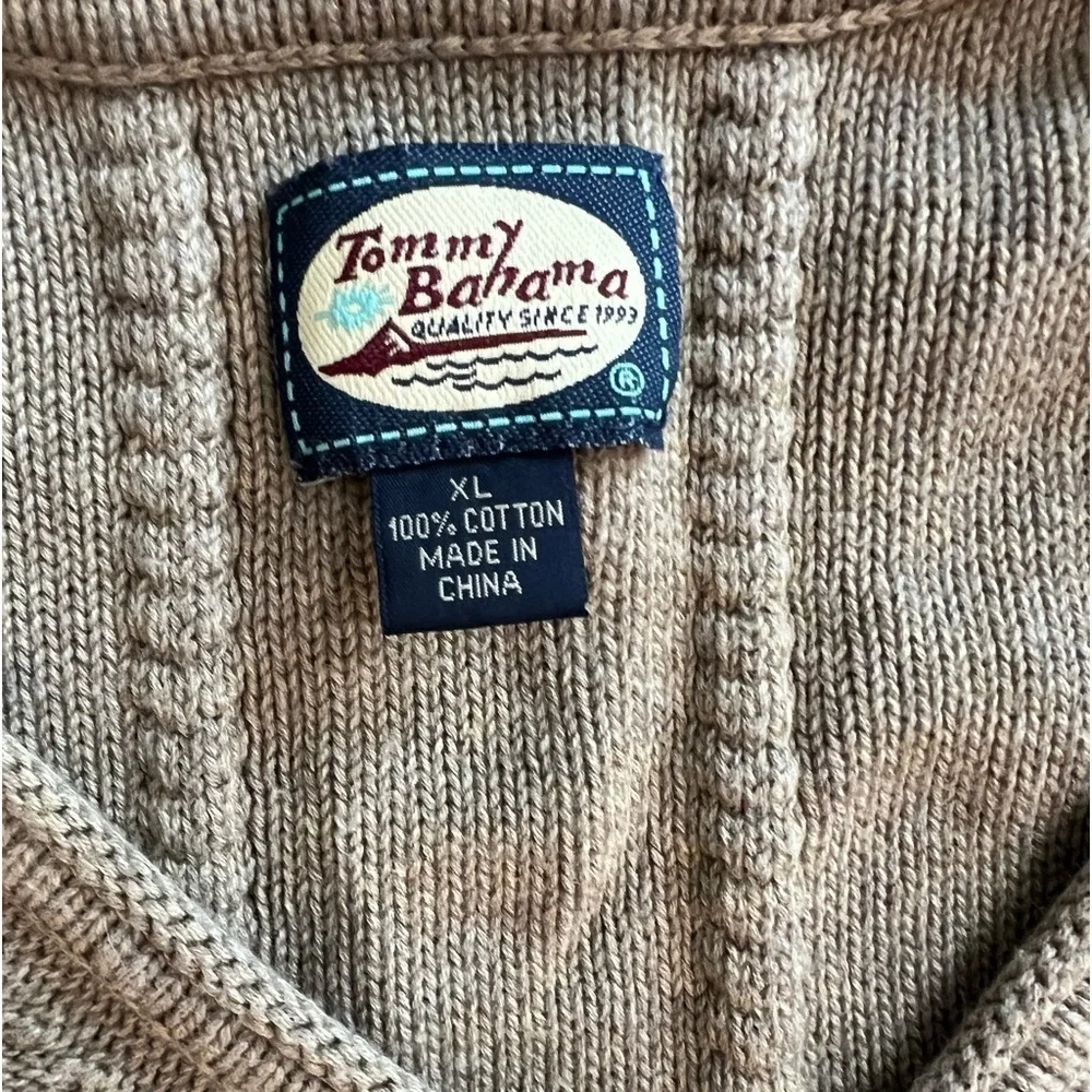 Tommy Bahama men’s tan v-neck cotton sweater vest, size XL. EUC